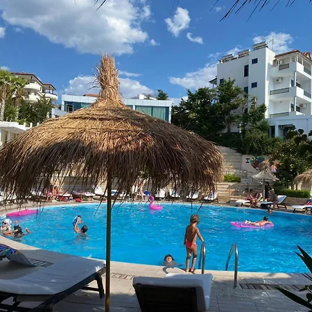 B&g * Sarandë