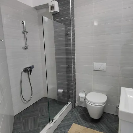 B&g Hostel *